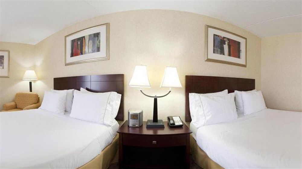 Holiday Inn Express Washington Dc East- Andrews Afb By Ihg Camp Springs Exterior photo